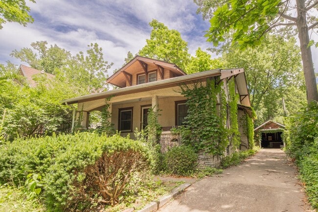 1004 S Orchard St in Urbana, IL - Building Photo - Building Photo