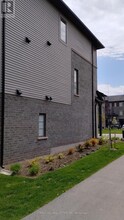 575-575 Woodward Ave in Hamilton, ON - Building Photo - Building Photo