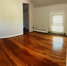 1273 Queen St, Unit 2 in Southington, CT - Building Photo - Building Photo