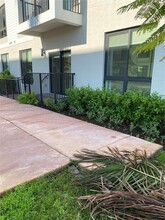 8301 NW 41st St in Doral, FL - Building Photo - Building Photo