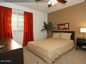 8902 N 19th Ave in Phoenix, AZ - Foto de edificio - Building Photo