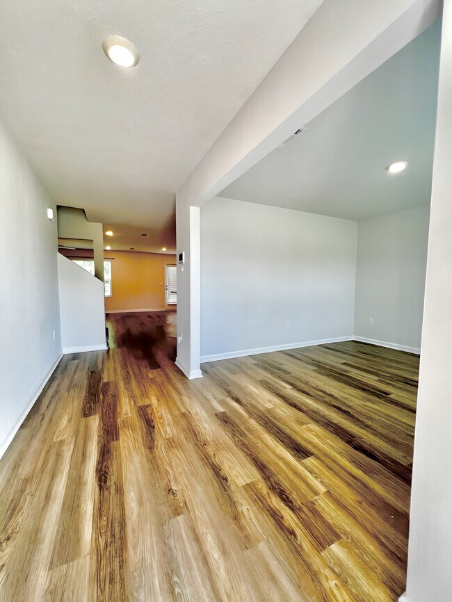 3059 Heritage Plantation Blvd in Laurel Hill, FL - Building Photo - Building Photo