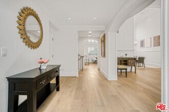 11974 Mayfield Ave in Los Angeles, CA - Building Photo - Building Photo