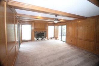 113 NW Hackberry St in Lee's Summit, MO - Building Photo - Building Photo