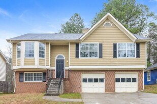 5926 Old Wellborn Trce in Lithonia, GA - Building Photo