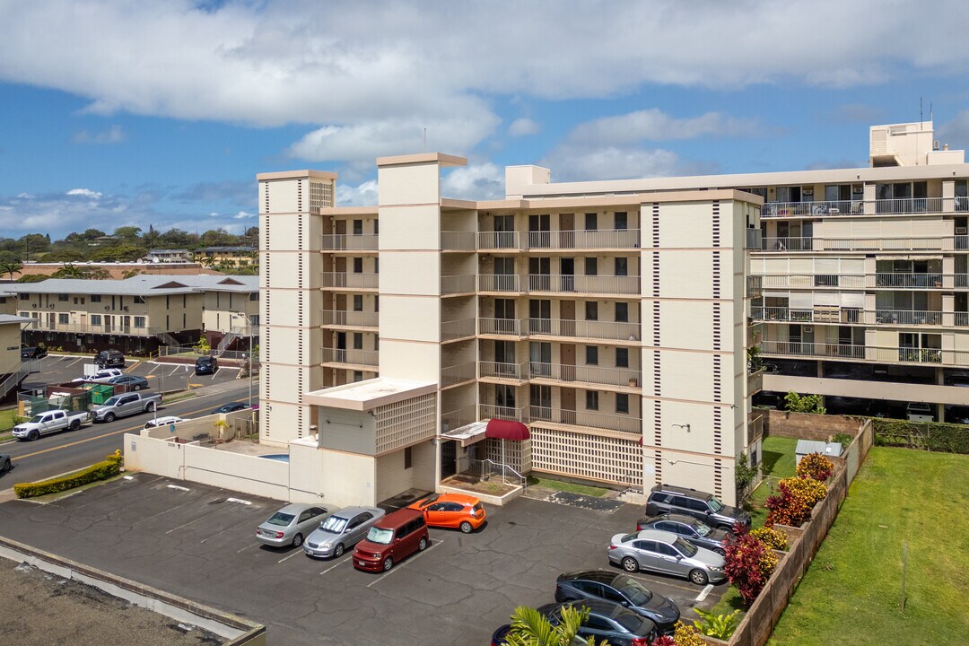 Lakeside Coronet in Honolulu, HI - Building Photo