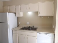 7075 SW Westchester Cir in Lawton, OK - Building Photo - Building Photo