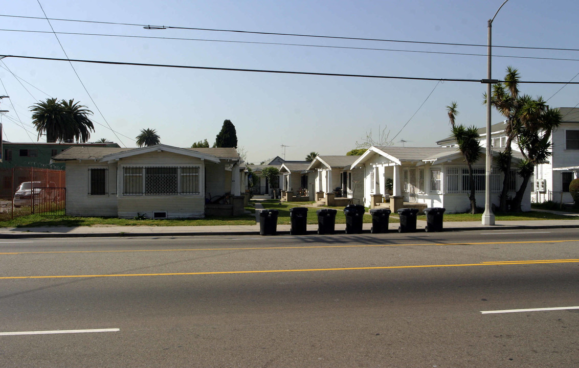 856-864 W Vernon Ave in Los Angeles, CA - Building Photo