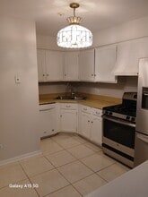 11 Parkside Ct in Vernon Hills, IL - Building Photo - Building Photo