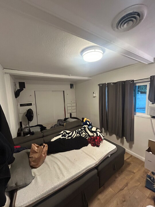 11933 206th St in Lakewood, CA - Foto de edificio