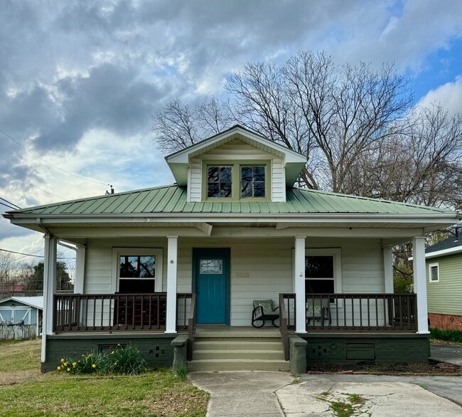 property at 2017 Lee High Dr NE