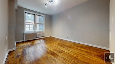 EAST 58th STREET in New York, NY - Building Photo - Building Photo