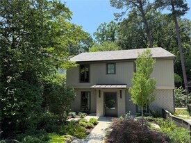 2260 Stephen Long Dr NE in Atlanta, GA - Building Photo