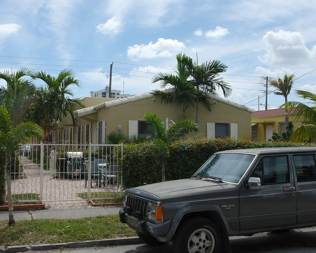 1728 Pierce St in Hollywood, FL - Building Photo - Building Photo