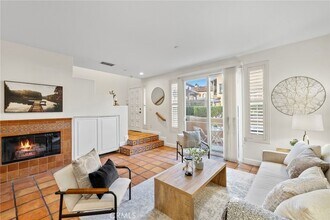 19 Vinca Ct in Ladera Ranch, CA - Foto de edificio - Building Photo