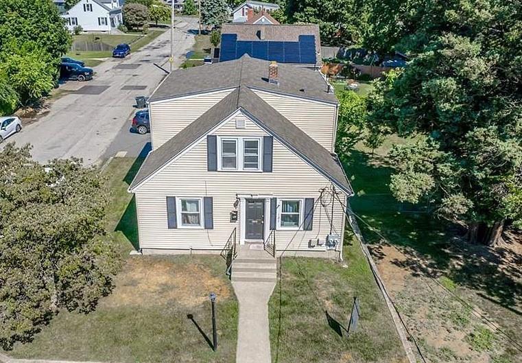 121 Central Ave in Johnston, RI - Building Photo