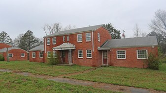 Hillside Circle in Gadsden, AL - Building Photo