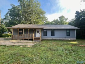 3814 Danville Rd SW in Decatur, AL - Building Photo