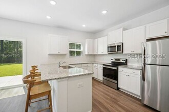 106 Mainland Lakes Dr in Bluffton, SC - Building Photo - Building Photo