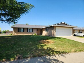 6650 Chandler Dr in Sacramento, CA - Building Photo - Building Photo