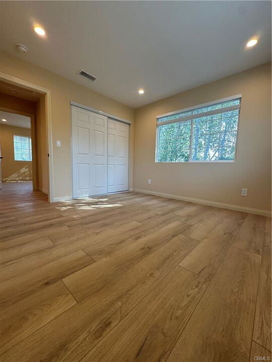 11316 White Oak Ave in Los Angeles, CA - Building Photo
