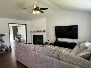 142 Crestwood Ln in Raeford, NC - Building Photo - Building Photo