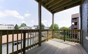 2723 N Monticello Ave in Chicago, IL - Building Photo - Building Photo