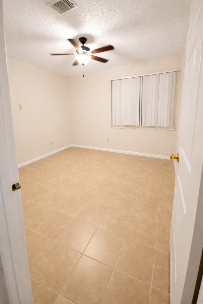 15521 Aldine Westfield Rd in Houston, TX - Building Photo - Building Photo