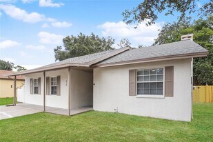 834 Cinnamon Dr in Winter Haven, FL - Building Photo
