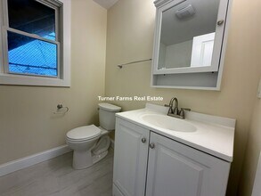 5 Lowell Cir, Unit 1 in Somerville, MA - Foto de edificio - Building Photo