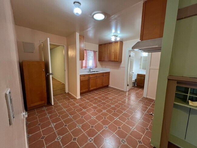 1325 1/2 W 23rd St in Los Angeles, CA - Foto de edificio - Building Photo