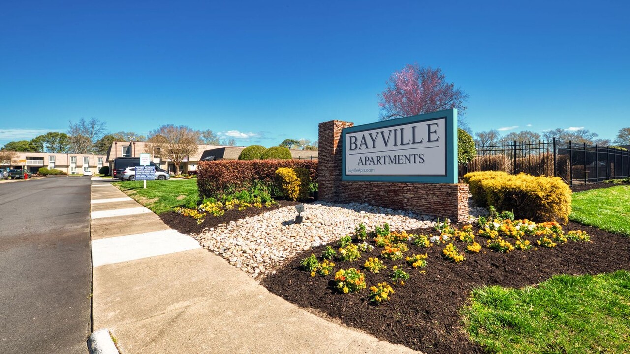 Bayville Apartments in Virginia Beach, VA - Foto de edificio