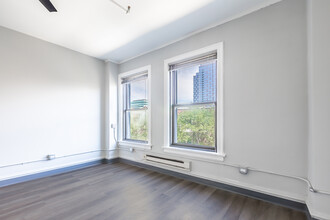 5401 Cornell by 3L Living in Chicago, IL - Building Photo - Building Photo