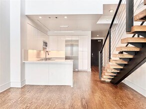 2500 N Houston St in Dallas, TX - Building Photo - Building Photo