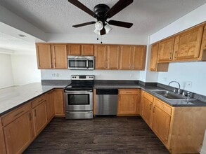 16400 N Park Dr in Southfield, MI - Building Photo - Building Photo