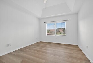 513 Talia Cir in Palm Springs, FL - Building Photo - Building Photo