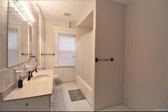 104 Sickles Ave in New Rochelle, NY - Building Photo - Building Photo