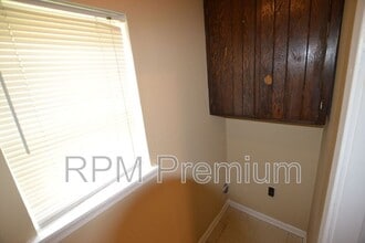 2150 N Sherwood Forest Dr in Baton Rouge, LA - Building Photo - Building Photo
