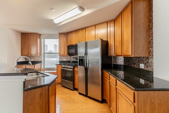 Fountain Square in Elgin, IL - Building Photo - Interior Photo