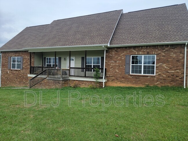 1002 Milldale Square Rd in Dandridge, TN - Building Photo - Building Photo