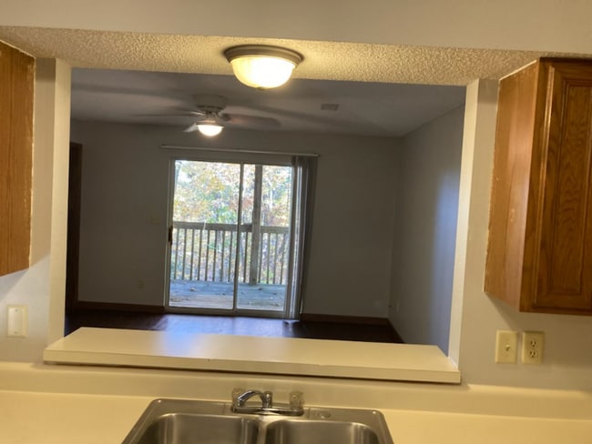 1062 Mace Rd in Osage Beach, MO - Building Photo - Building Photo