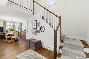 60 Cinnamon Spring in South Windsor, CT - Building Photo