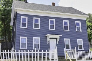 286 Kimball St, Unit Kimball Rental in Fitchburg, MA - Building Photo