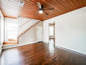 516 Scott St in Baytown, TX - Building Photo - Building Photo