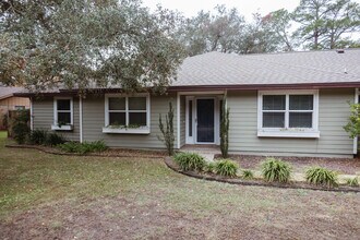 16 Mariners Ln in Mary Esther, FL - Building Photo - Building Photo