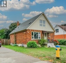 241 Neilson Ave in Waterloo, ON - Building Photo - Building Photo