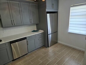 5730 Fernley Dr E in West Palm Beach, FL - Building Photo - Building Photo