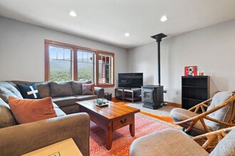 196 Black Mountain Rd in Lincoln, NH - Building Photo - Building Photo