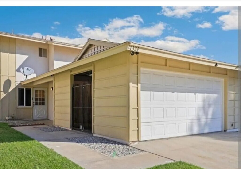 14324 El Dorado Dr, Unit 14324 El Dorado Dr in Victorville, CA - Building Photo
