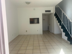 1255 W 53rd St in Hialeah, FL - Building Photo - Building Photo